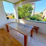 Melita * Valbandon